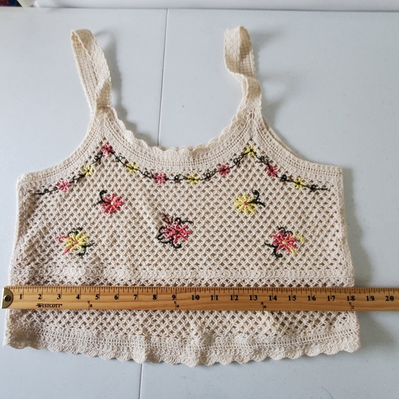 Crochet Embroidered Crop Tank Top Size L Scoop Neck Boho Festival Open Weave Y2K - Picture 5 of 10